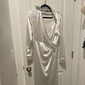 White maxi dress. Satin, low cut, high slit. M. Dry cleaned. Worn once